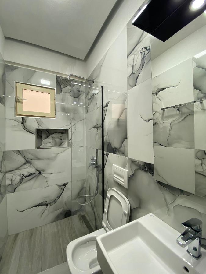 Hotel Kristal Borsh Zewnętrze zdjęcie