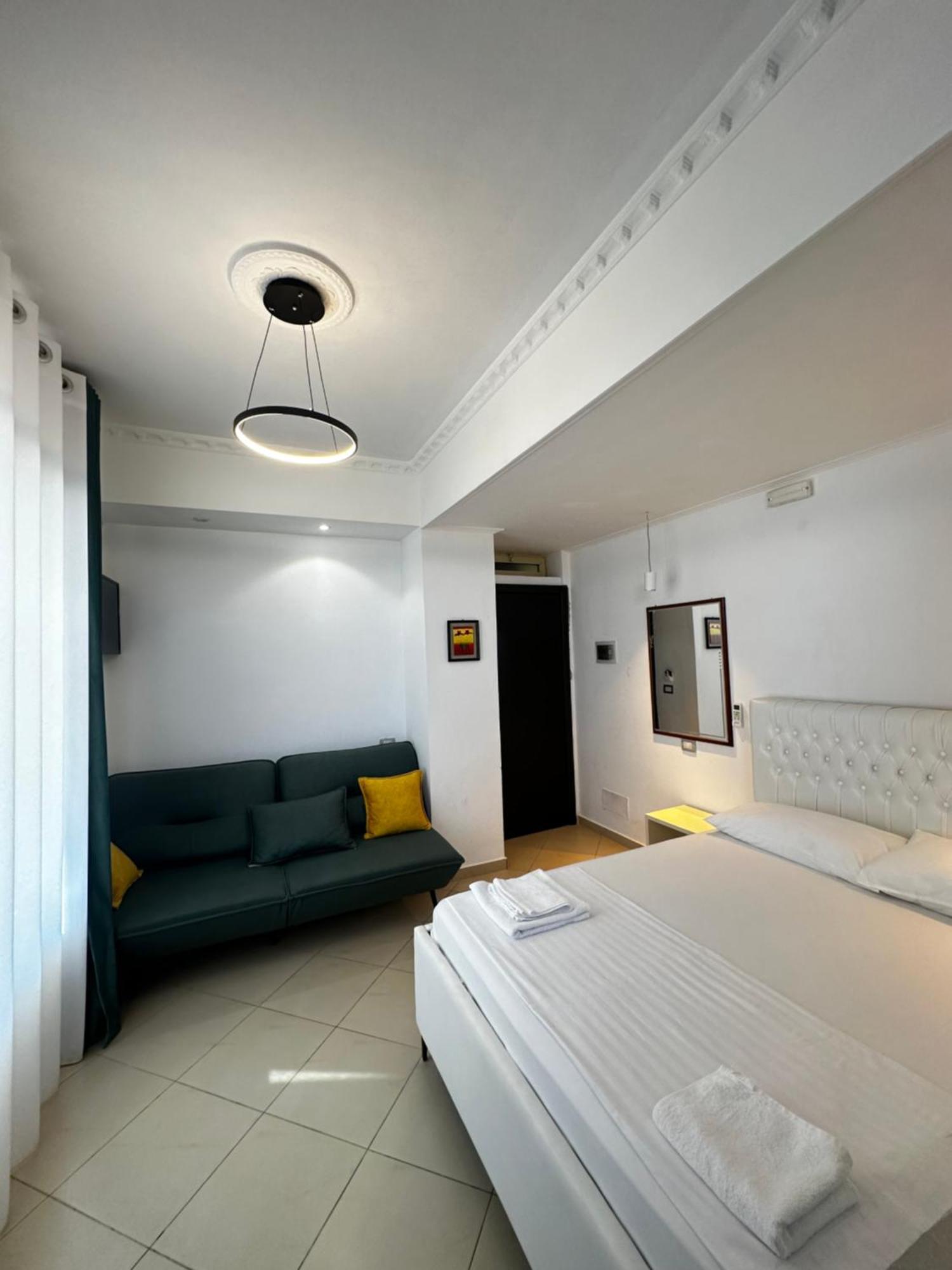 Hotel Kristal Borsh Zewnętrze zdjęcie