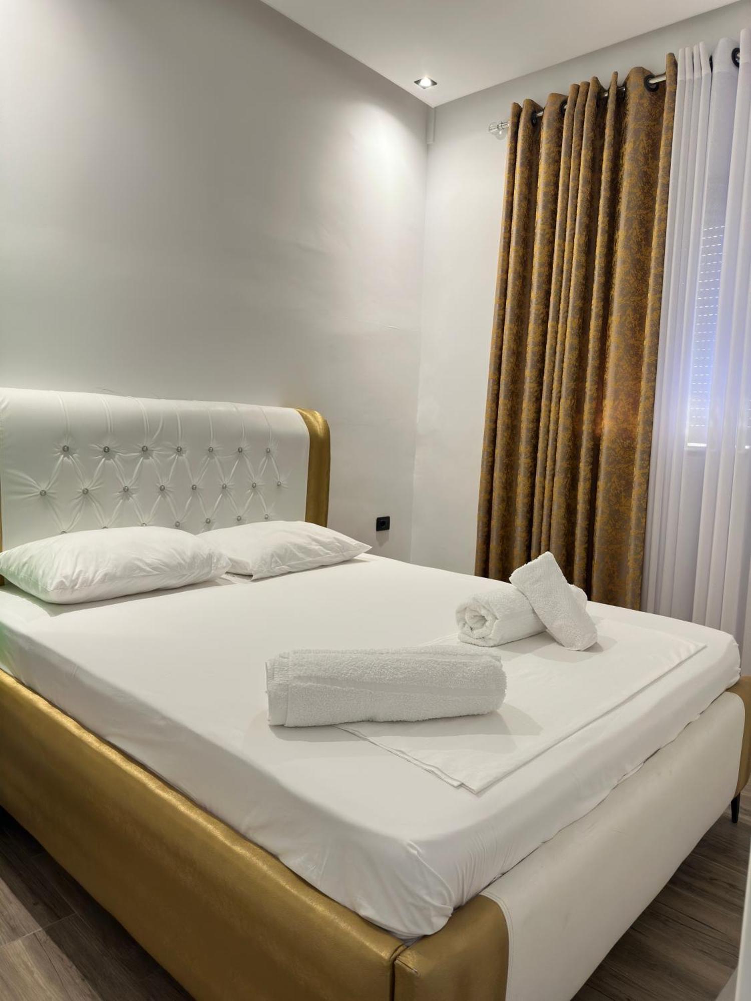 Hotel Kristal Borsh Zewnętrze zdjęcie