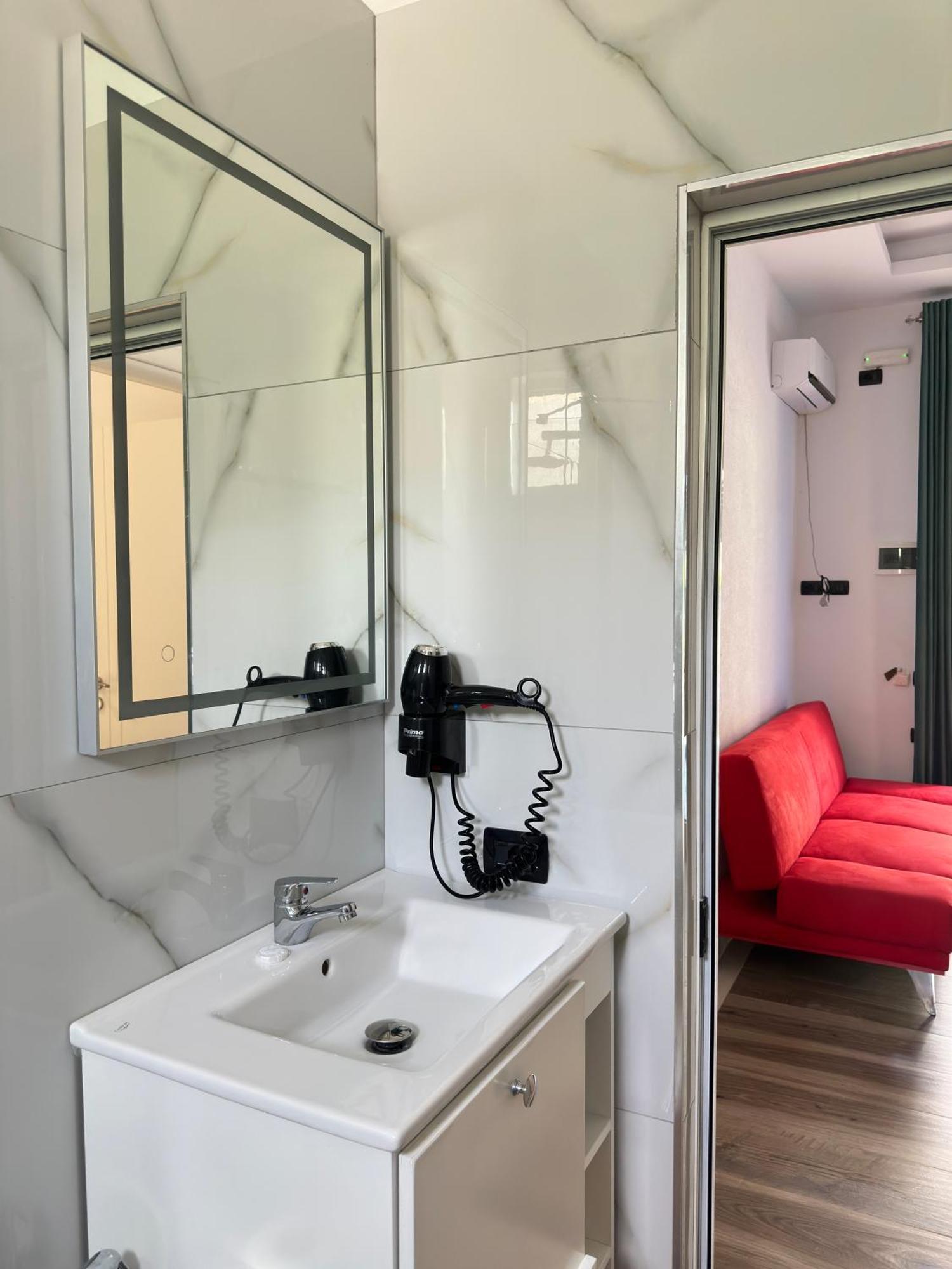 Hotel Kristal Borsh Zewnętrze zdjęcie