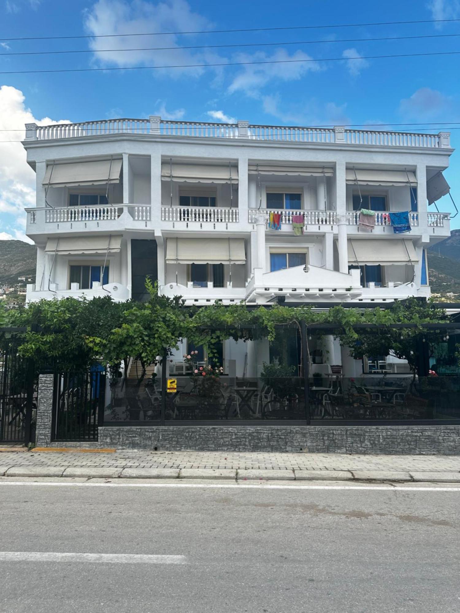 Hotel Kristal Borsh Zewnętrze zdjęcie